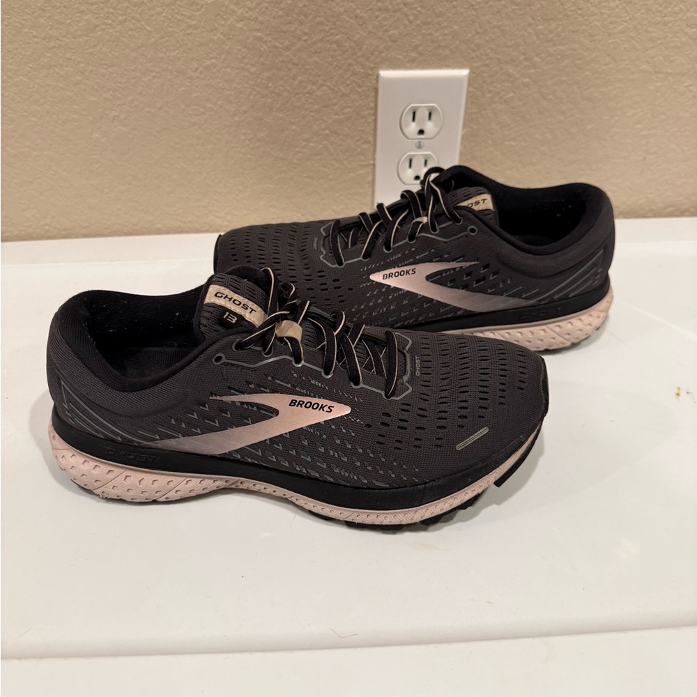Women’s Brooks Ghost 13 (size 9)